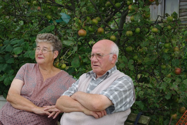 Joan and Mac on the allotment (2).JPG